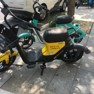 阜陽(yáng)一女子微信掃碼騎車，卻“被”買保險(xiǎn)