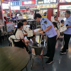 潁上縣市場(chǎng)監(jiān)督管理局開(kāi)展“餐餐光盤 拒絕‘?！纭蔽拿鞑妥佬麄骰顒?dòng)