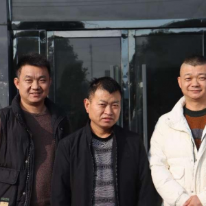 和睦兄弟三十年不分家，撐起父母晚年幸福生活——潁上縣謝橋鎮(zhèn)姜允紅三兄弟的故事